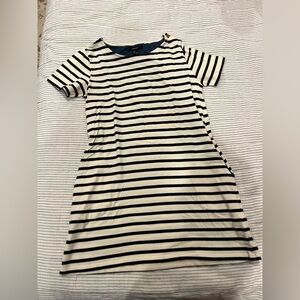 forever 21 women’s black and white striped dress with shoulder buttons & pockets